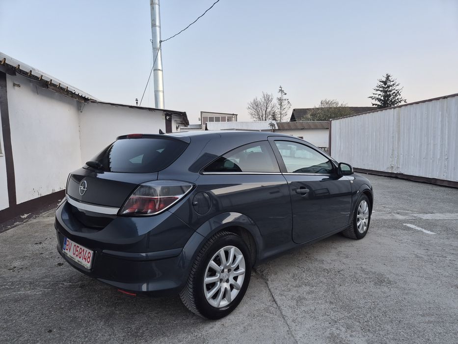 Opel Astra GTC 2009 1.4 Benzina stare foarte buna