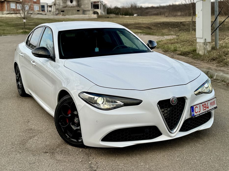 Alfa Romeo Giulia 2.2 Diesel 180 Cp Distronic Line Assist Bi-Xenon