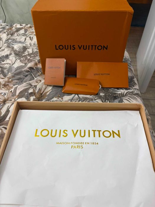 Aididasi  LOUIS VITTON piele naturala