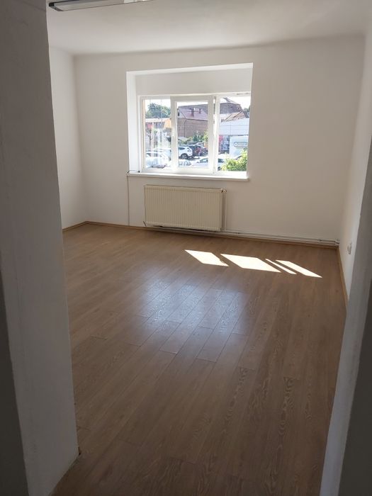 Inchiriez spatiu la casă