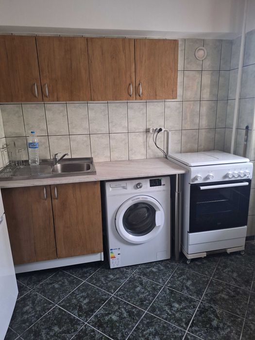 Inchiriere garsoniera la preț de 350 E