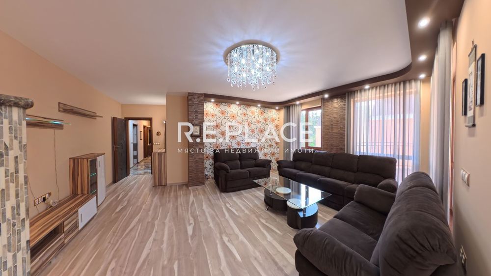 Дава се под наем Тристаен апартамент в Варна, Бриз - 140 кв.м за 1495.83 € - Снимка #1