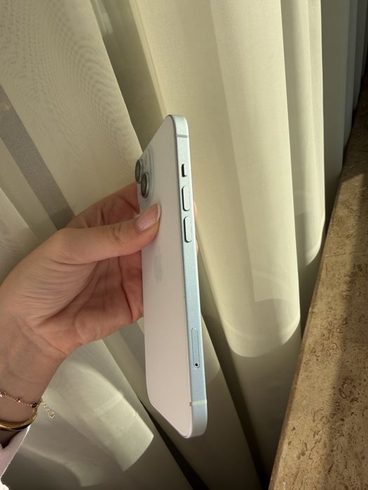 Продавам iphone 15