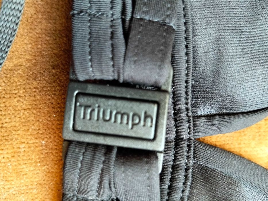 Articoel plaja Triumph noi cu etichetă