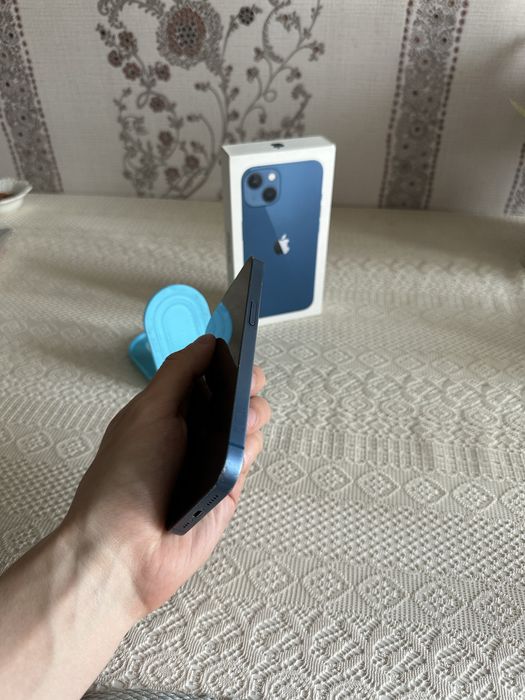 Продам Iphone 13 айфон