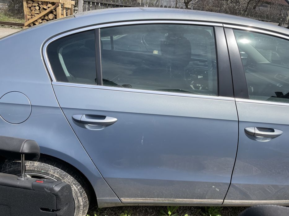 Usa usi portiera stanga dreapta spate VW Passat b7 berlina/sedan