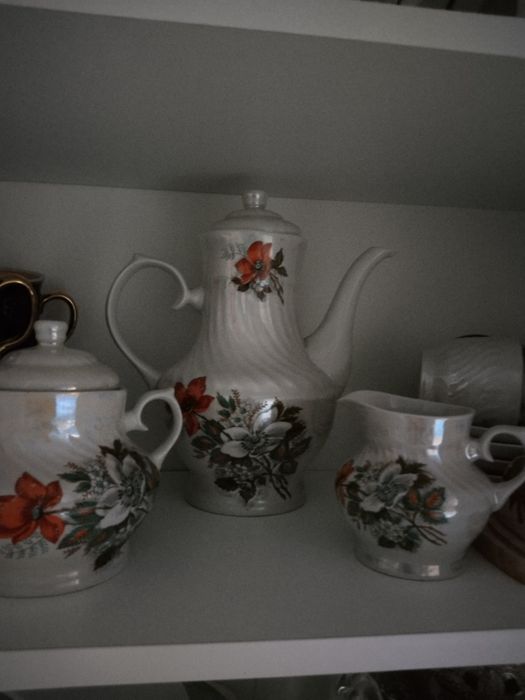 Продам  сервиз  , времен ссср