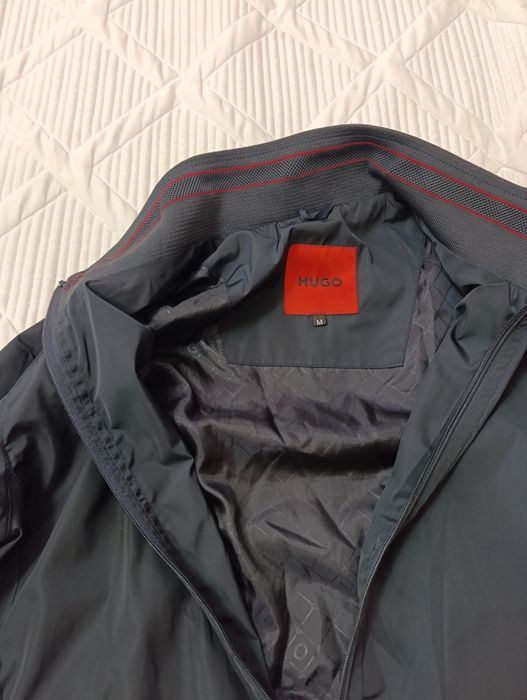 Продам ветровку Hugo Boss