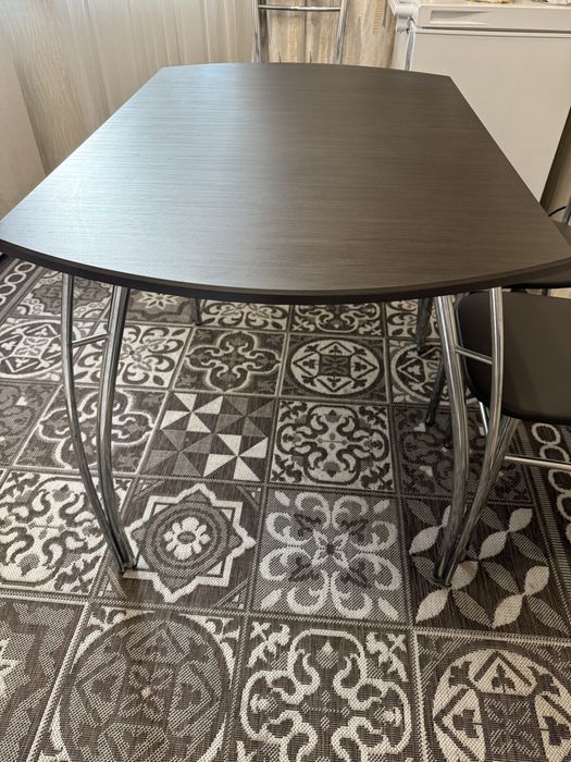 Продам стол со стульями