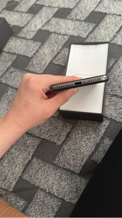 продается iPhone 8, идеалоное состояние.