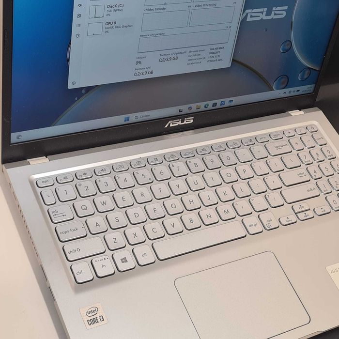 HOPE AMANET P8 Laptop ASUS i3-10110u  2.10 ghz8 gb ram 256 ssd Intel UHD Graphics Cu  Incarcator