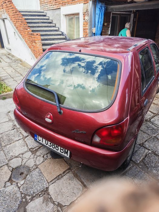 Лек автомобил Ford Fiesta