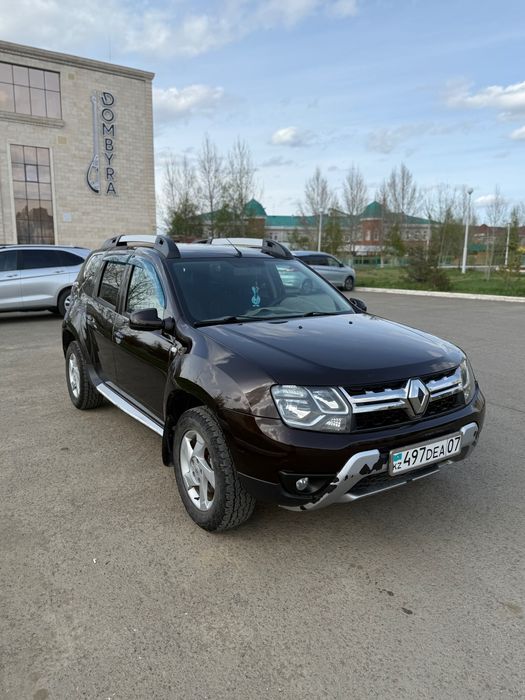 Продам машину Renault Duster 2015 года