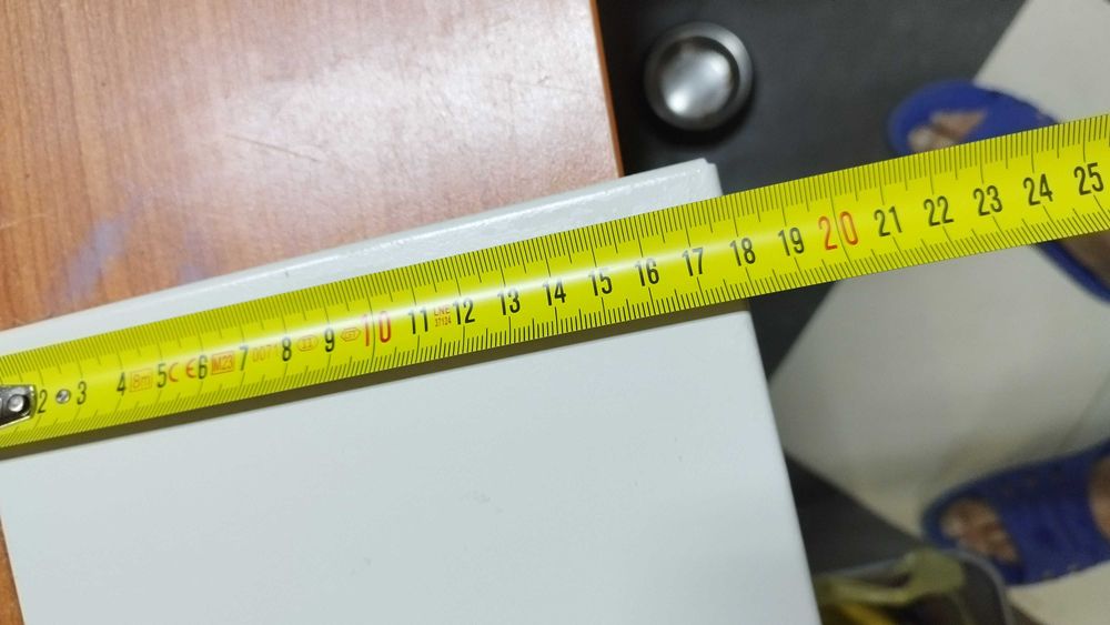 Кутия метална за кабели или комуникации 16/18/3см бяла