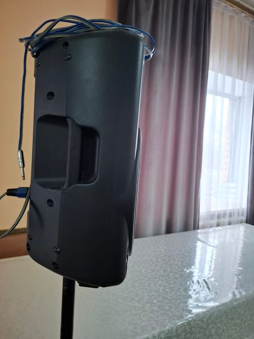 Микшерный Пульт и Колонки.