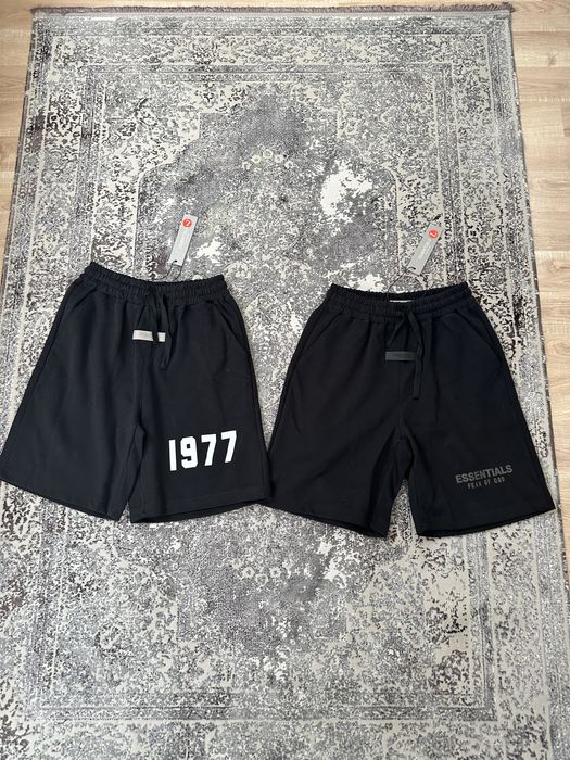 OFERTA 150 lei Pantaloni scurti Essentials