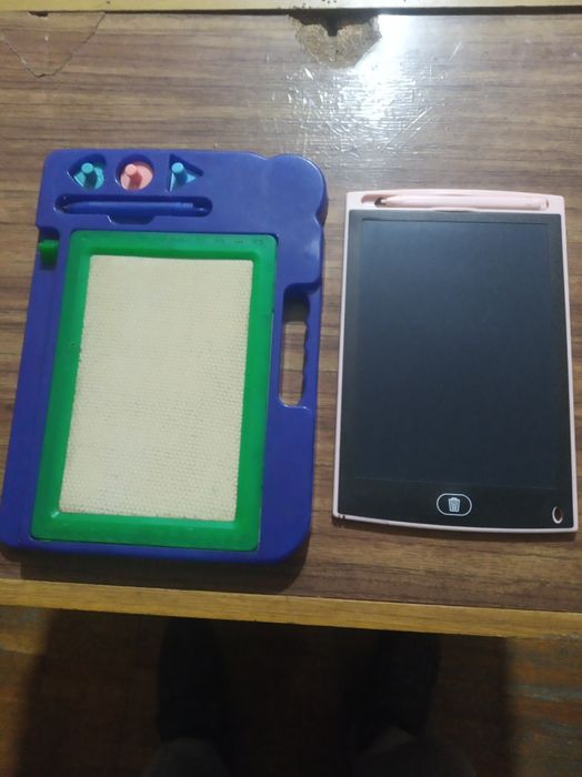 блокноты для письма или рисования , стирающиеся