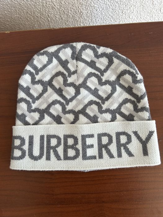 Caciula Burberry