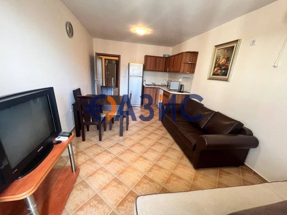 Продава се Двустаен апартамент в к.к. Слънчев бряг - 60 кв.м за 1600 €/кв.м - Снимка #1