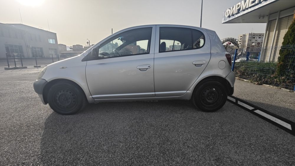 Toyota Yaris 1.0 КЛИМАТИК