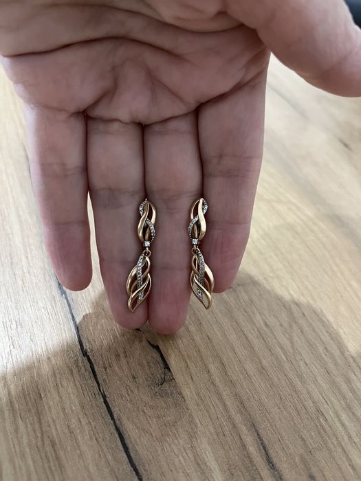 Золотые сережки красивые