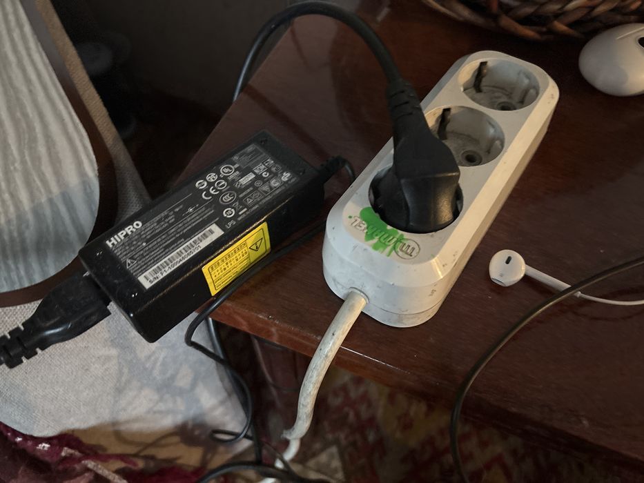 Ноутбук старый acer