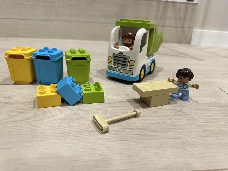 Lego Duplo 10945 - masina de gunoi si reciclare