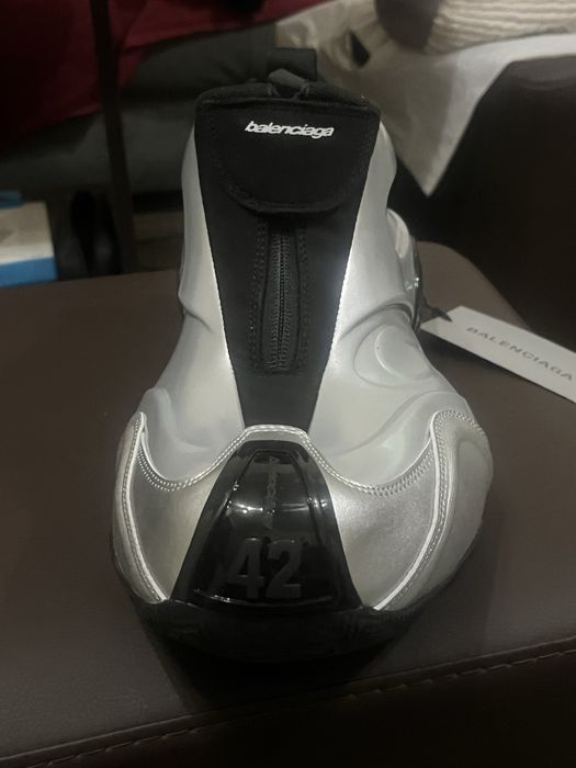 Balenciaga за продажба
