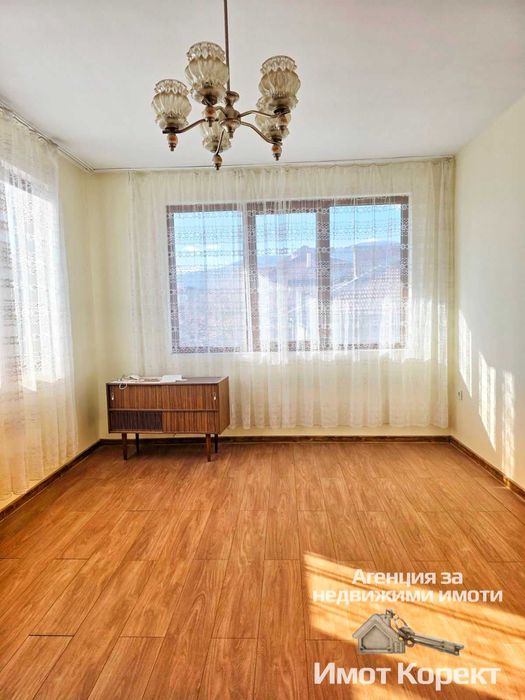 Продава се Четиристаен апартамент в Асеновград - 120 кв.м за 1135 €/кв.м - Снимка #1