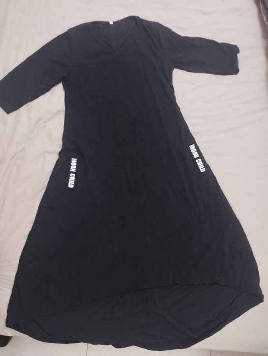 Черна рокля с дълъг ръкав