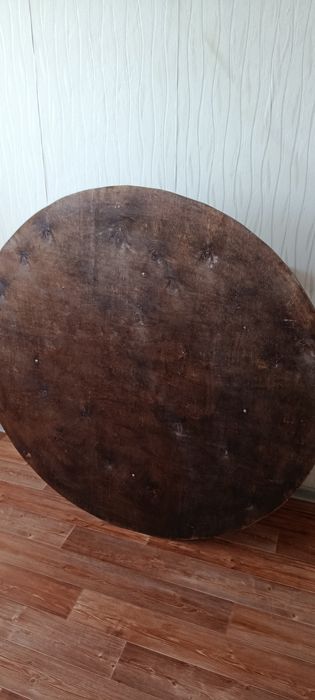 Продам круглый стол