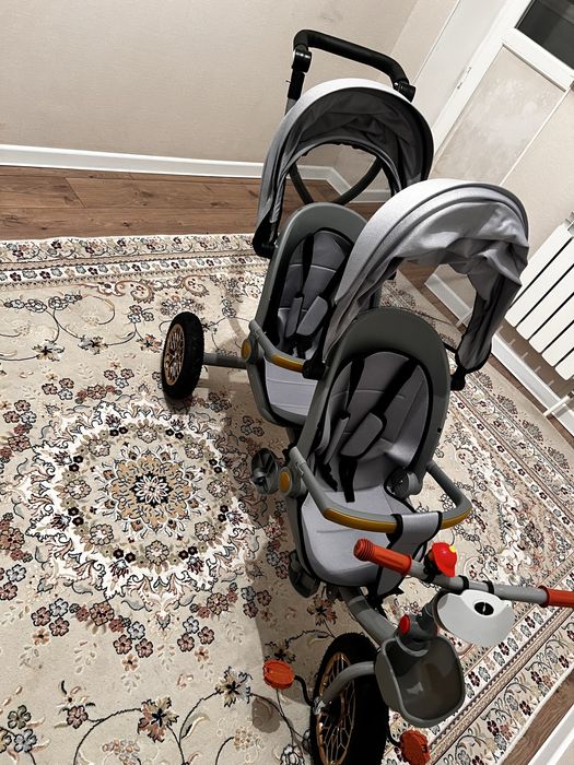 Двухмесный ,для близнецов коляска