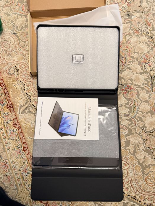 Husa iPad PRO 12.9' inch cu tastatura si touchpad RGB noua sigilata