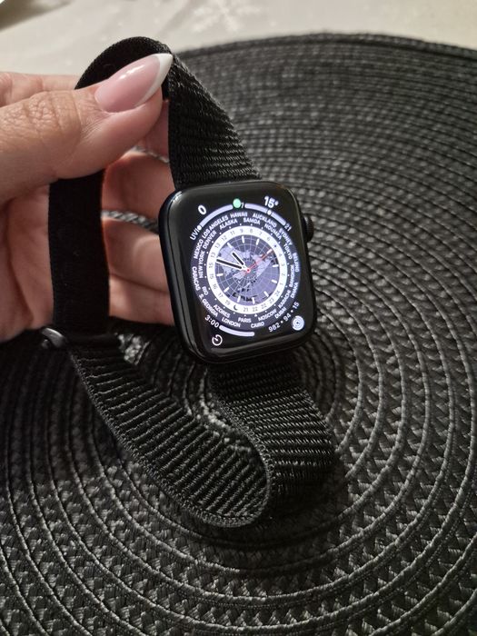 Iphone 16 128GB в гаранция + Apple Watch SE 2 + AirPods 3rd generation