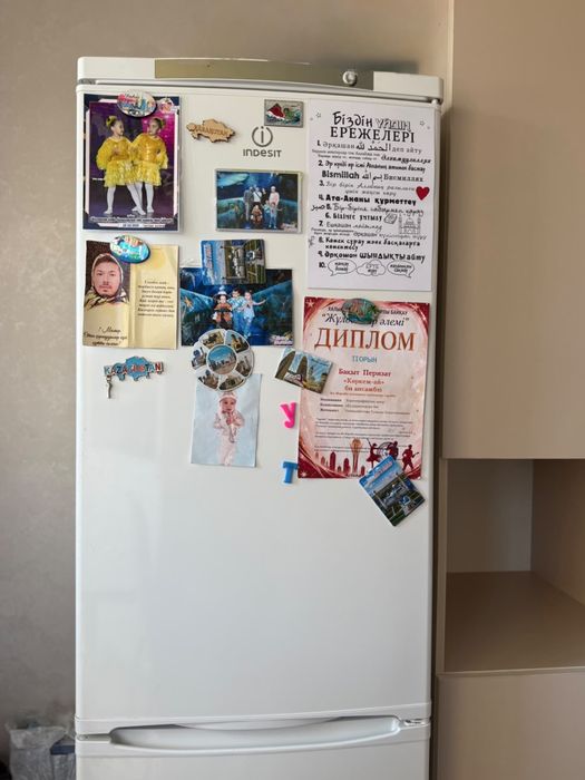 Холодильник Indesit