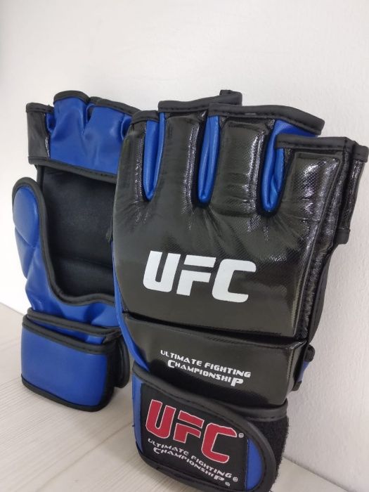 Боксерские перчатки UFC