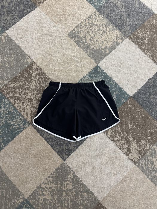 Дамски къси гащи Nike