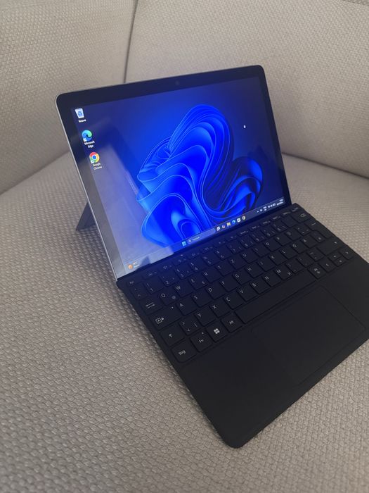 Microsoft Surface Go 3 лаптоп (8GB RAM, 128GB SSD, Core i3)