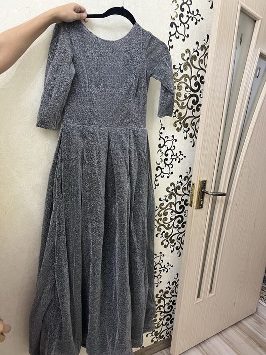 Продается пальто и платья