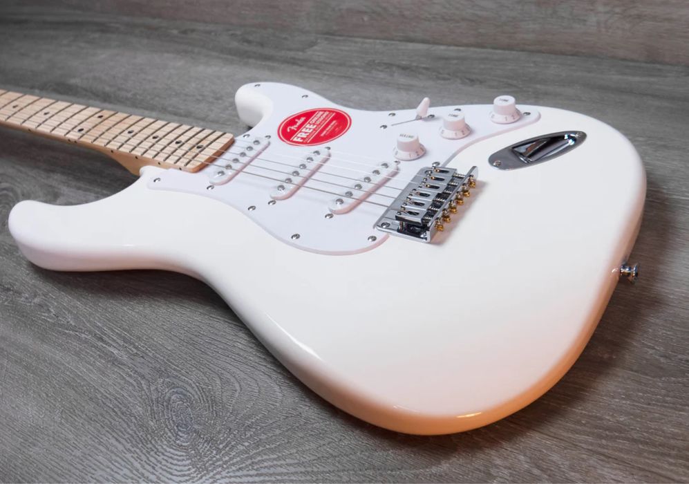 Продаю электрогитару Squier Sonic Stratocaster