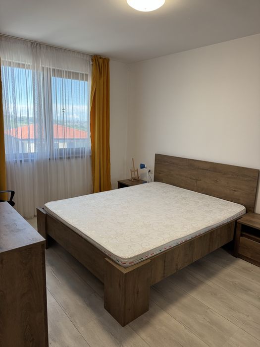 Apartament 2 camere, decomandat, loc de parcare inclus.