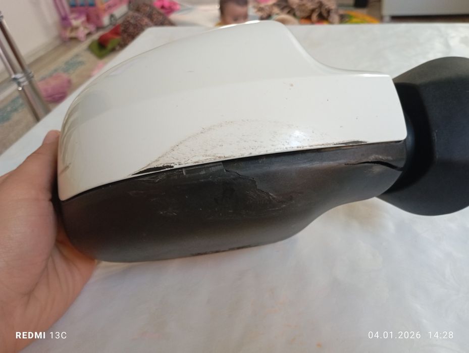 Ларгустын пассажир жак айнасы