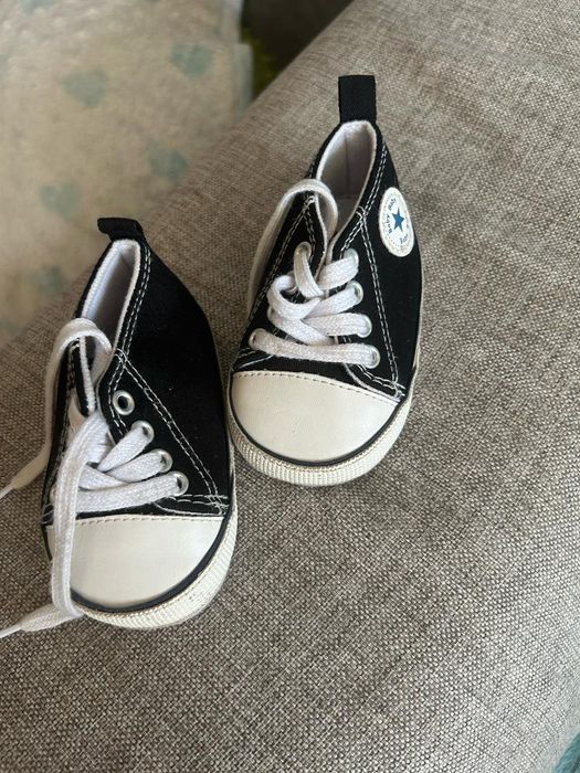 Продам детскую обувь