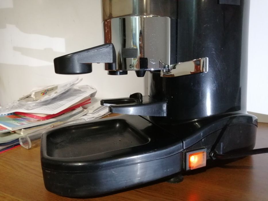 Răsnita electrica de cafea Italiana