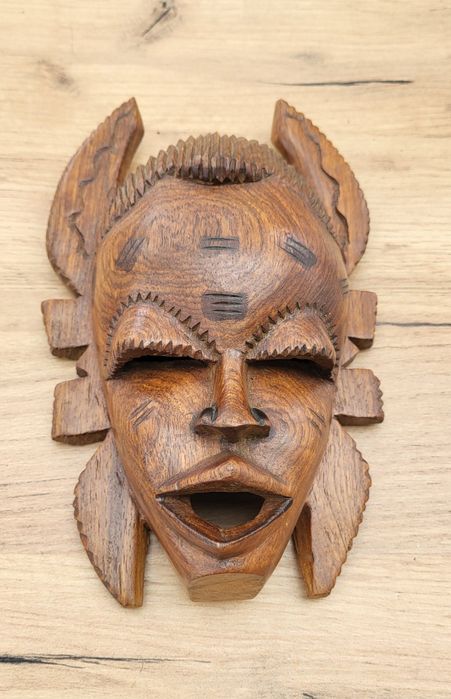 Masca africana lemn