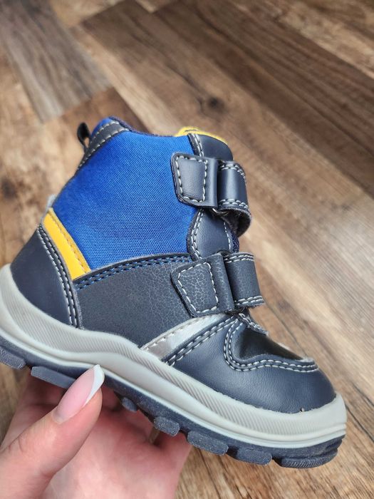 Светещи ботуши Geox