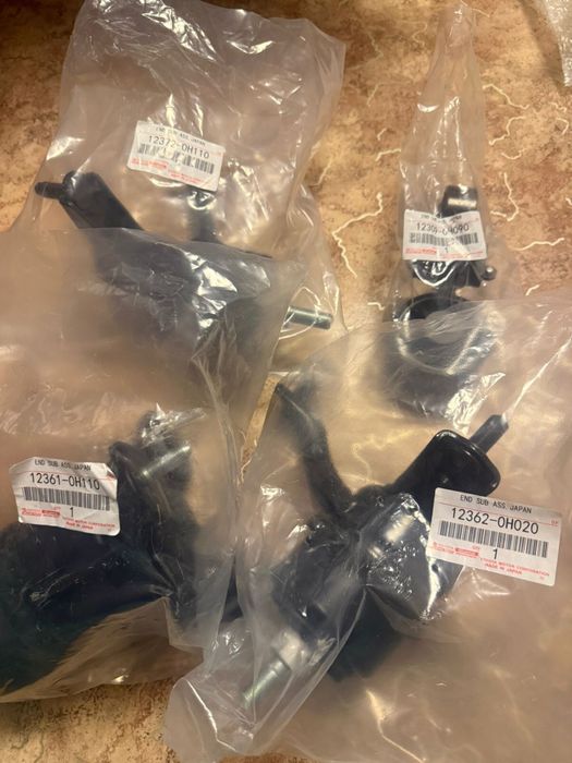 Опоры двигателя, подушки камри новые