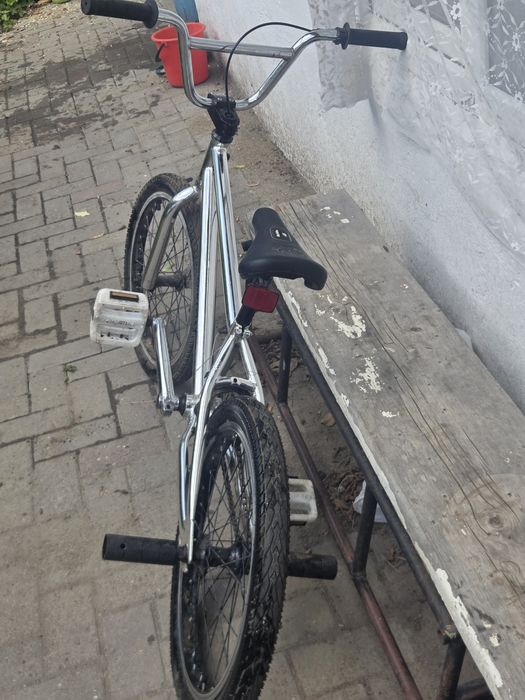 Продам бмх на низкой ценне