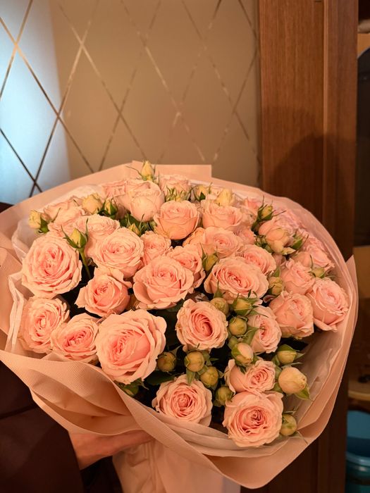 Букет кустовых роз