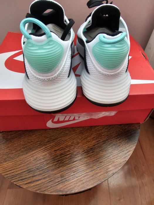 Оригинални маратонки Найк Air Max 2090